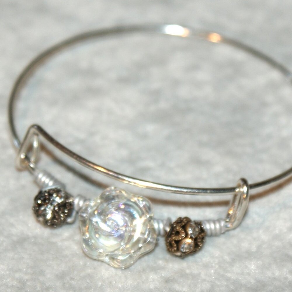 Crystal flower bangle bracelet BB-20-006